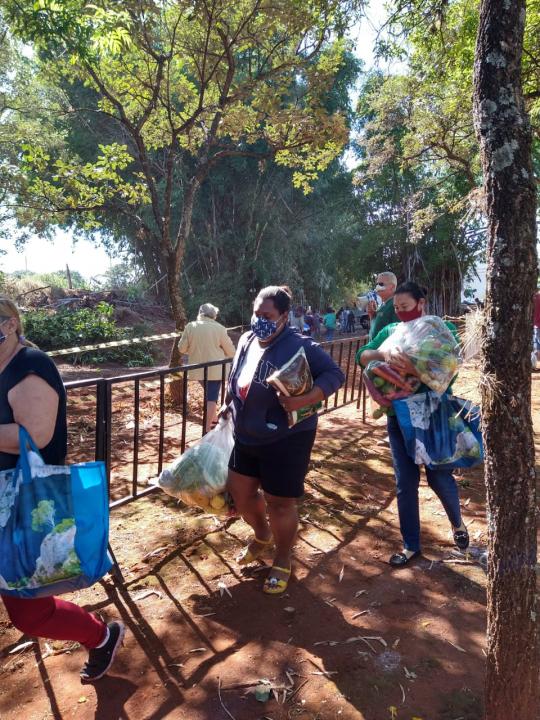 Foto 8 de 14 — AGORA: Distribuição de alimentos começa na Ceagesp para reduzir filas